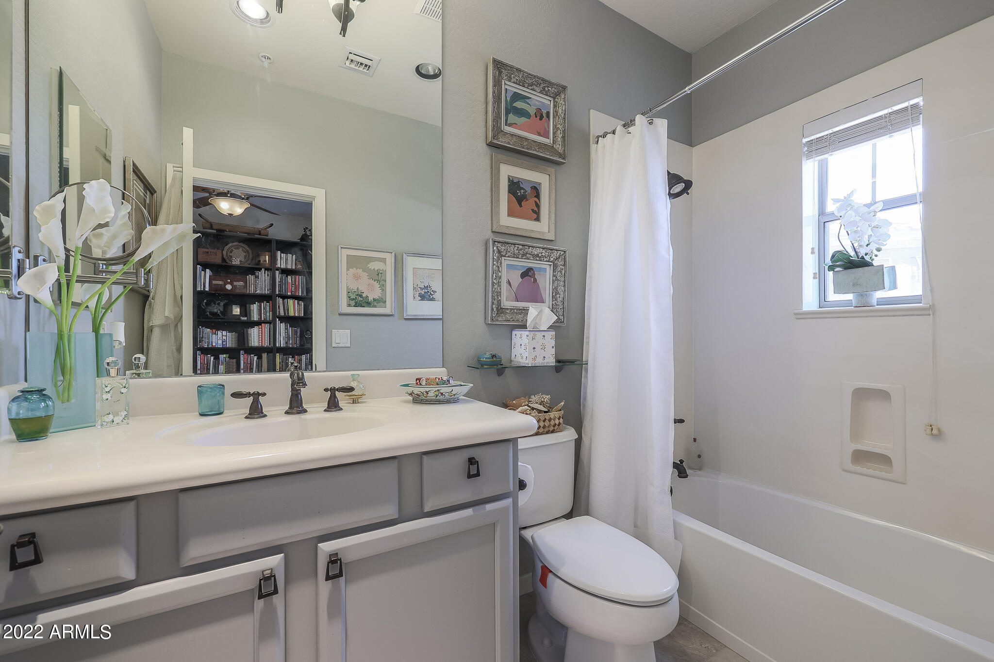 3935 East Rough Rider Road, Unit 1111 Phoenix, AZ 85050 - Photo 15 of 35 Guest bathroom