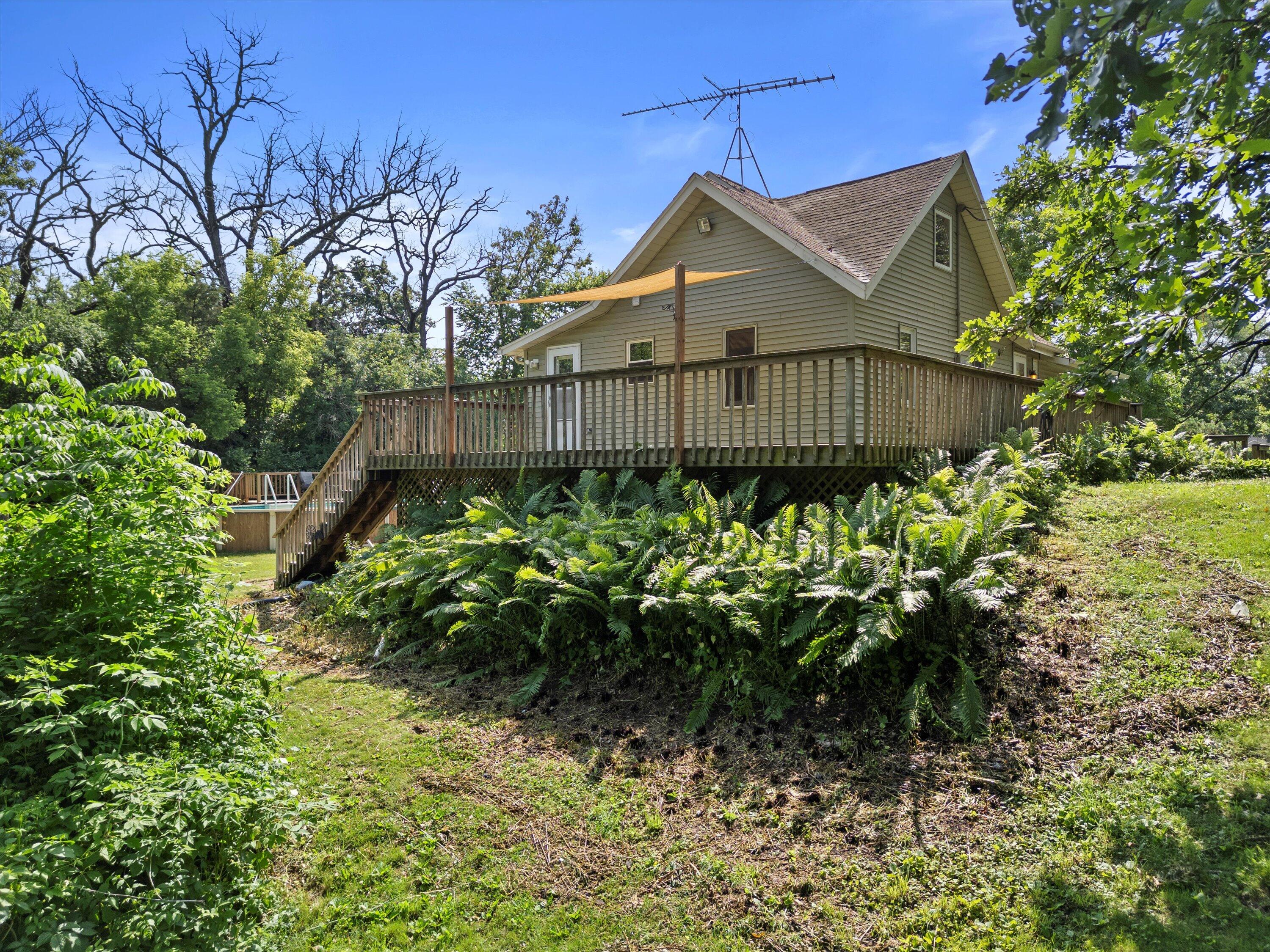 8020 Ridgeway Drive Burlington, WI 53105 - Photo 2 of 36 Exterior