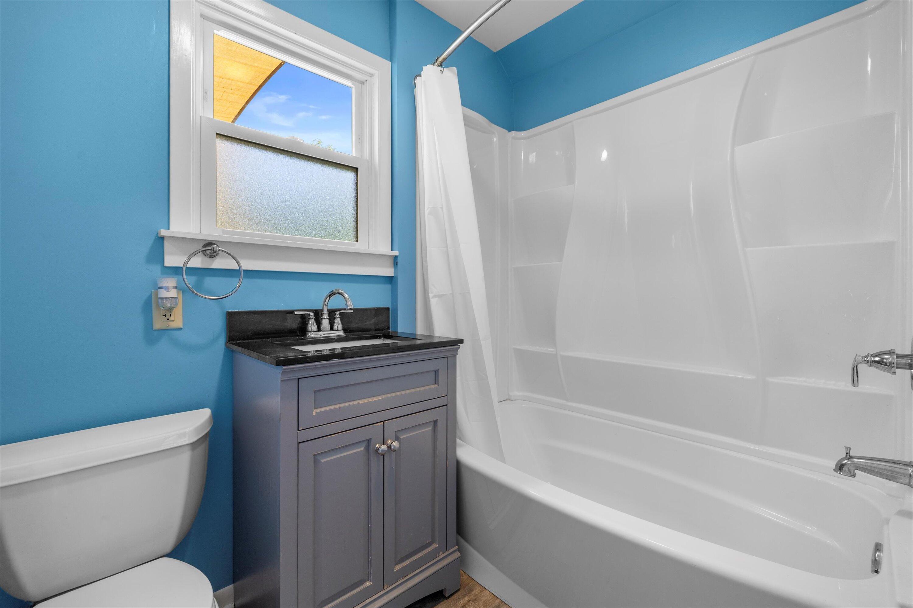 8020 Ridgeway Drive Burlington, WI 53105 - Photo 23 of 36 bathroom