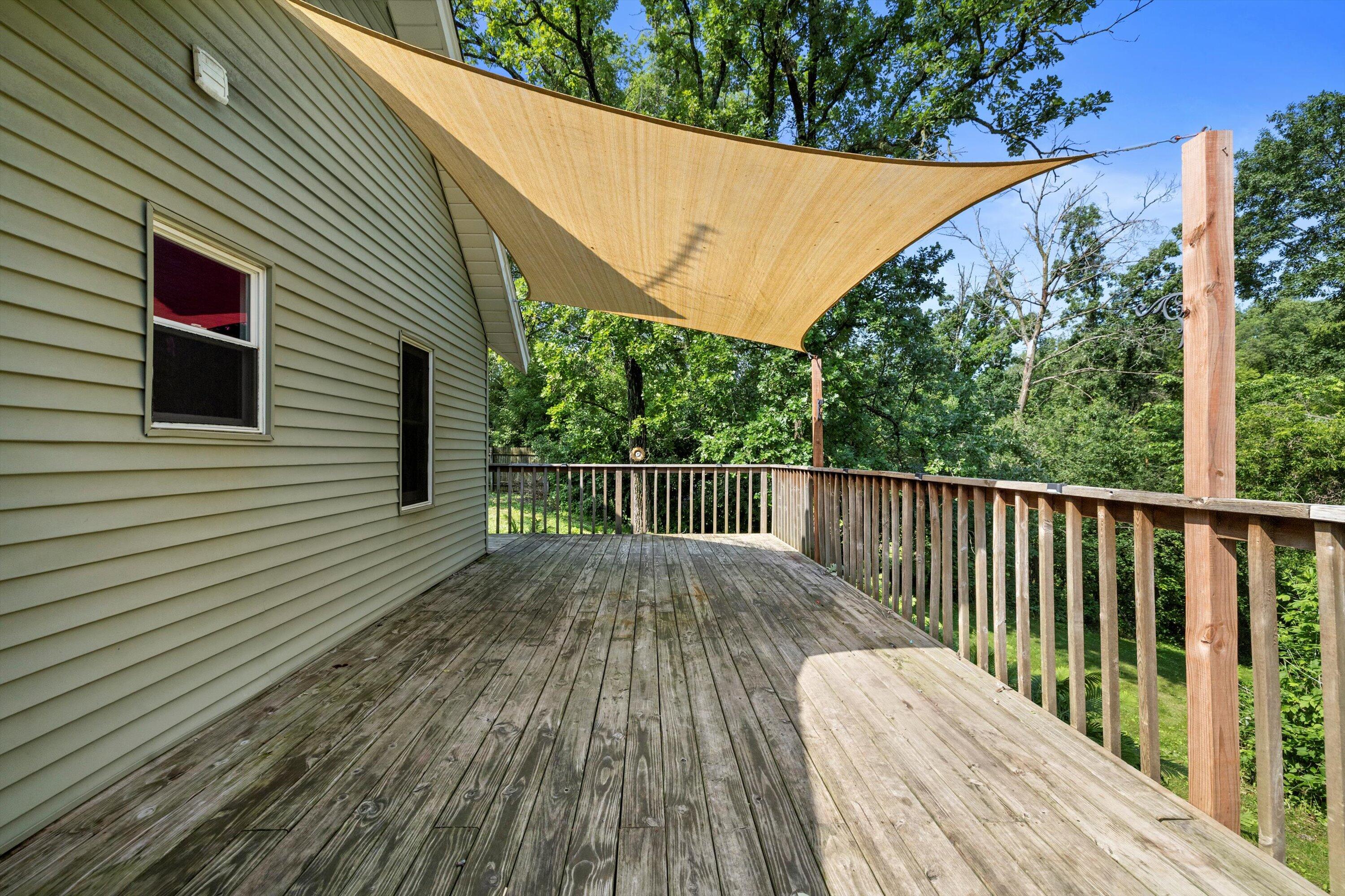 8020 Ridgeway Drive Burlington, WI 53105 - Photo 25 of 36 deck