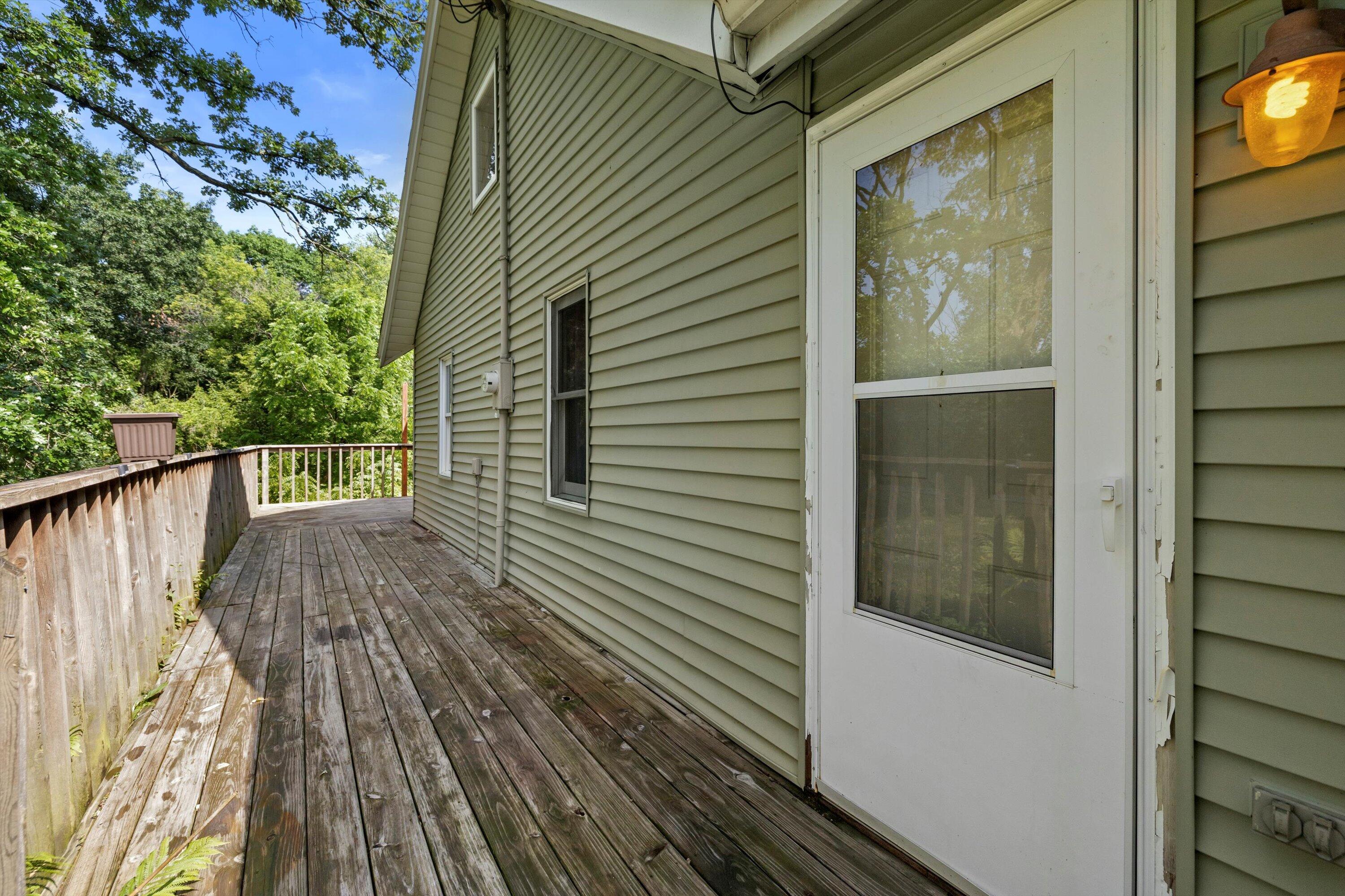 8020 Ridgeway Drive Burlington, WI 53105 - Photo 26 of 36 deck