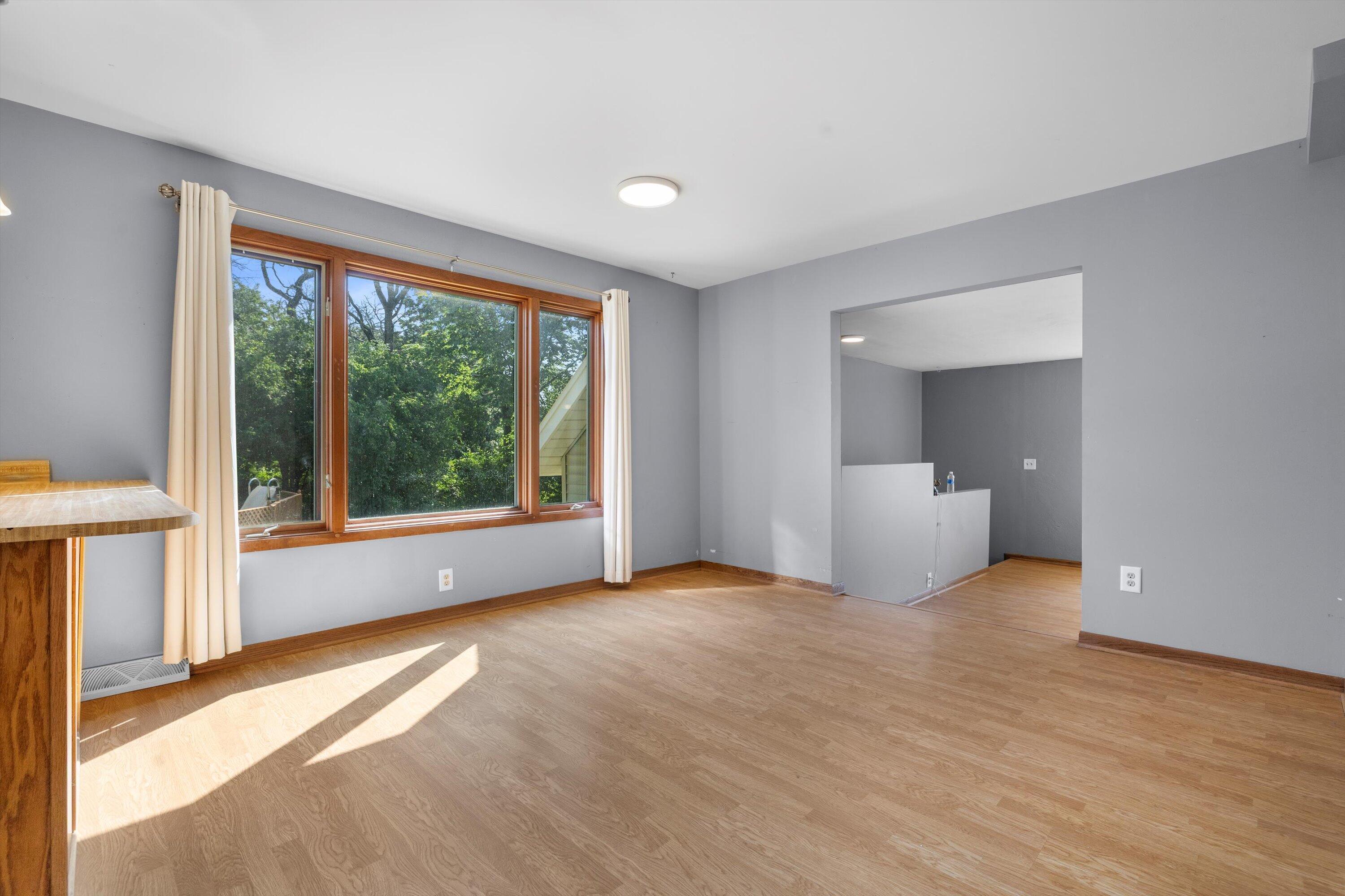 8020 Ridgeway Drive Burlington, WI 53105 - Photo 7 of 36 dining room