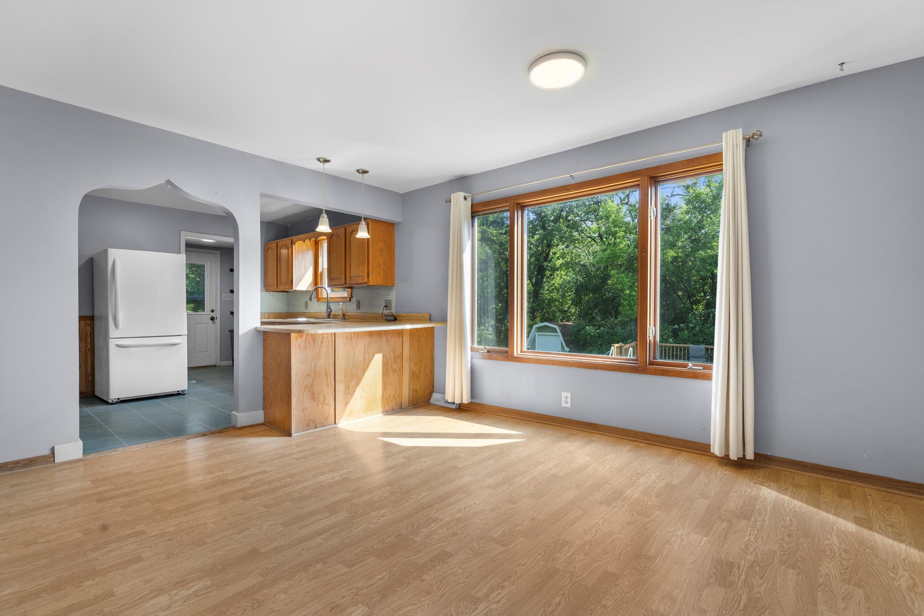 8020 Ridgeway Drive Burlington, WI 53105 - Photo 8 of 36 dining room
