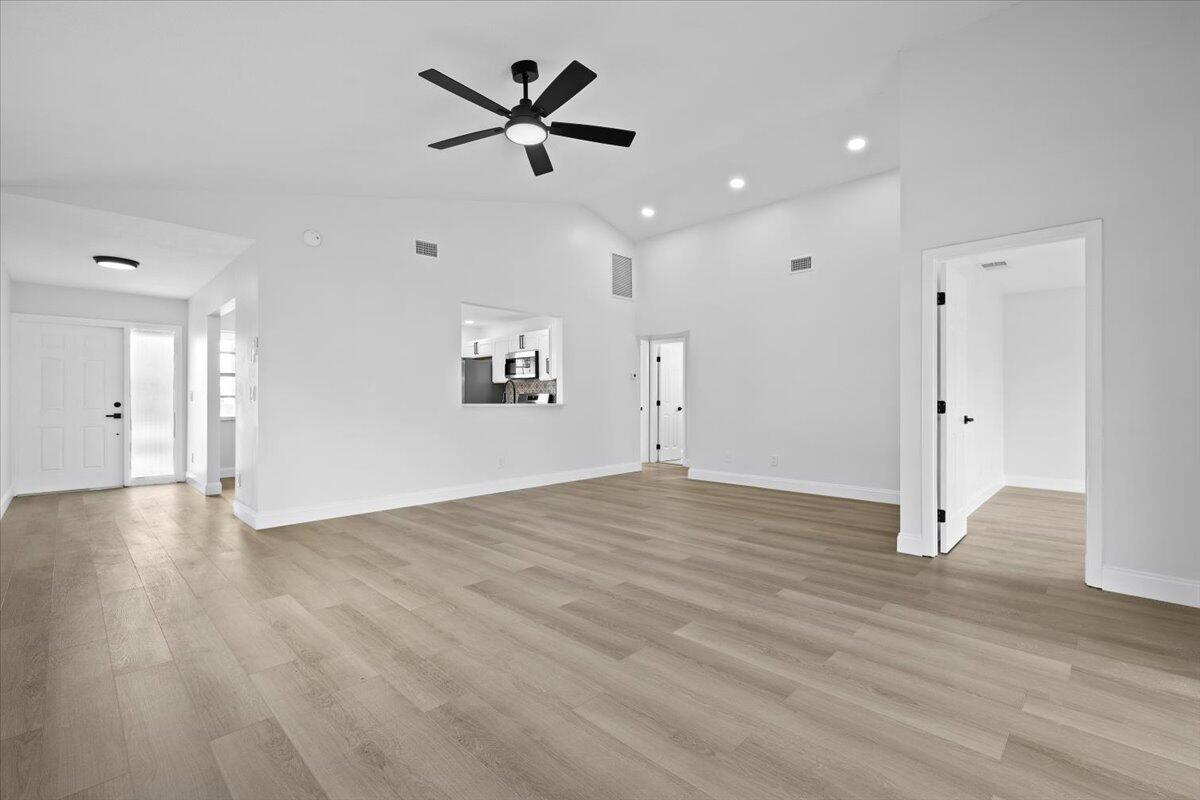 122 Wandering Trail Jupiter, FL 33458 - Photo 7 of 20 09-LUX_2416