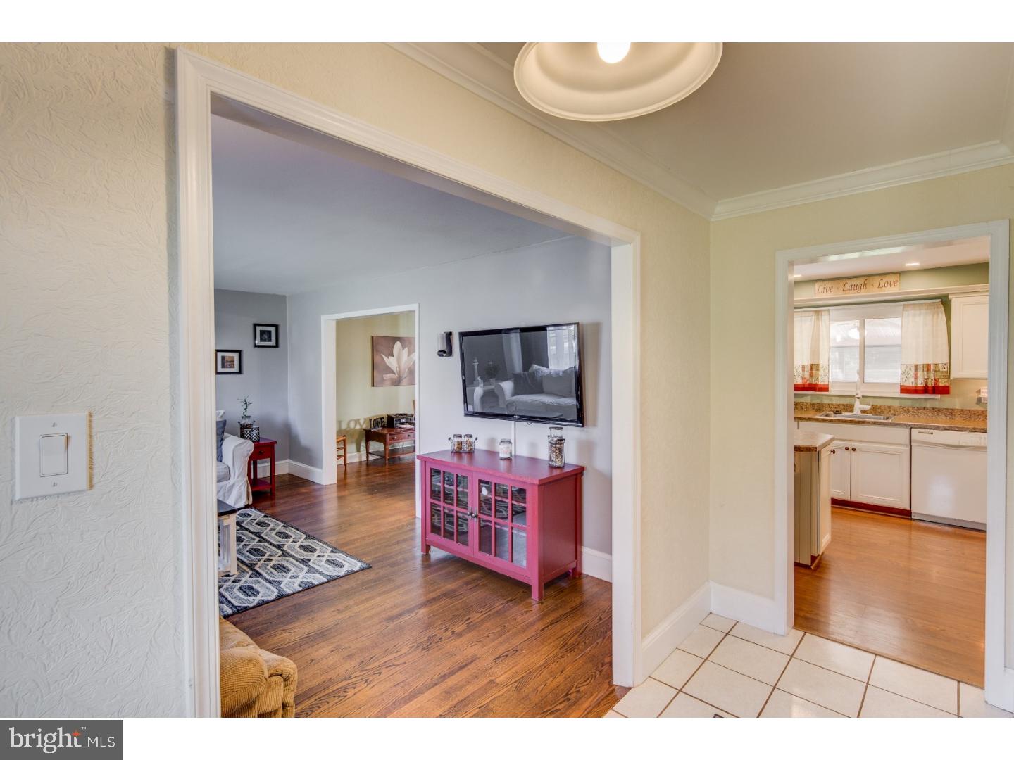 11 Summit Road Stratford, NJ 08084 - Photo 2 of 22