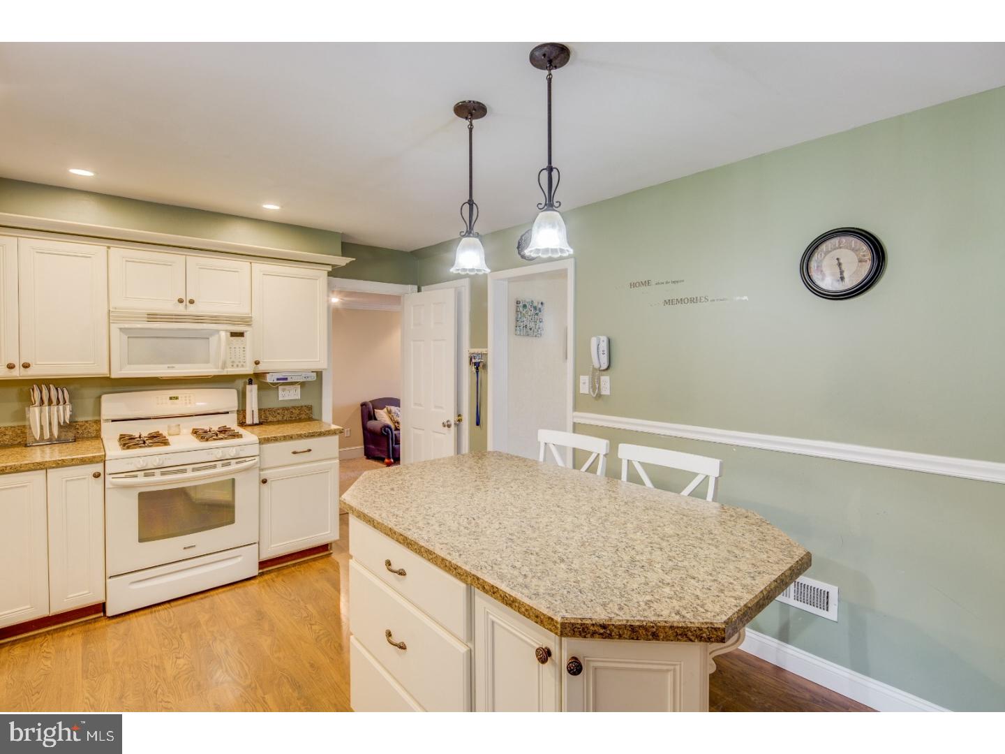 11 Summit Road Stratford, NJ 08084 - Photo 6 of 22