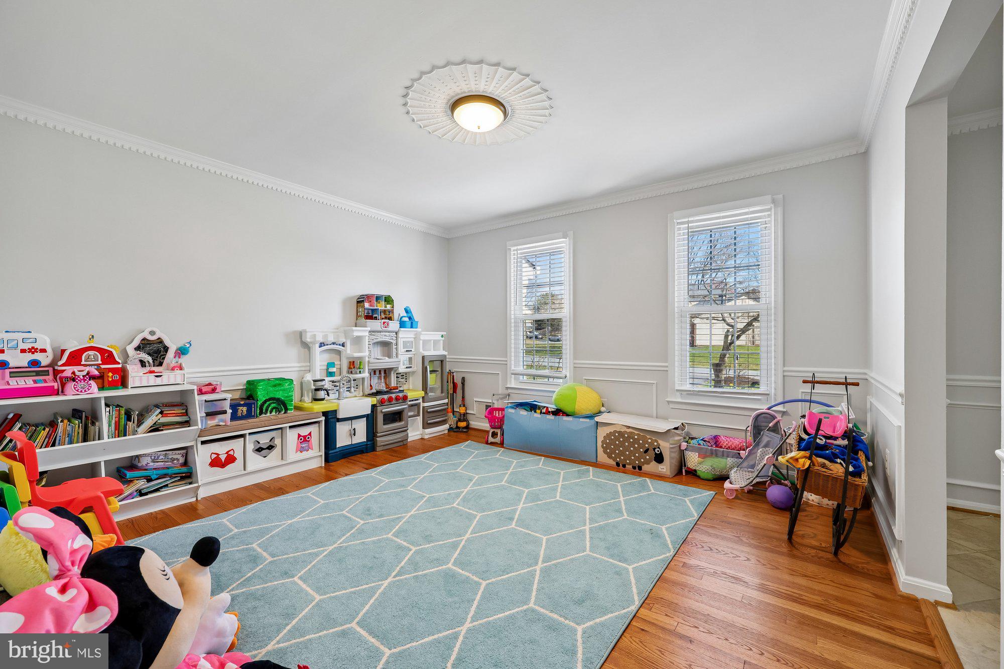 18 Kaywood Court Silver Spring, MD 20905 - Photo 18 of 71 Living Room