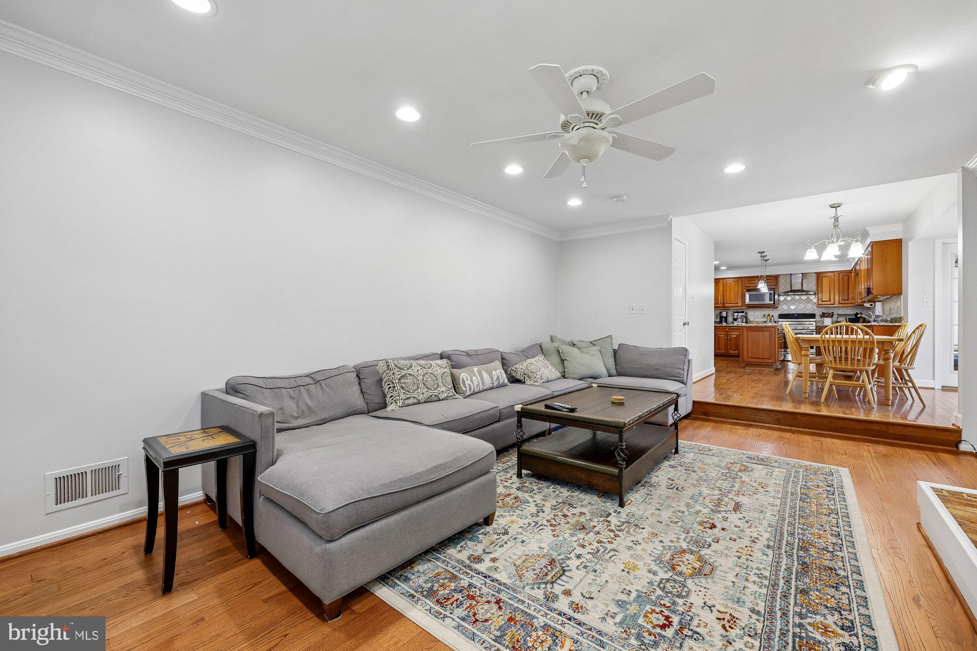 18 Kaywood Court Silver Spring, MD 20905 - Photo 29 of 71 a living room with furniture and kitchen view