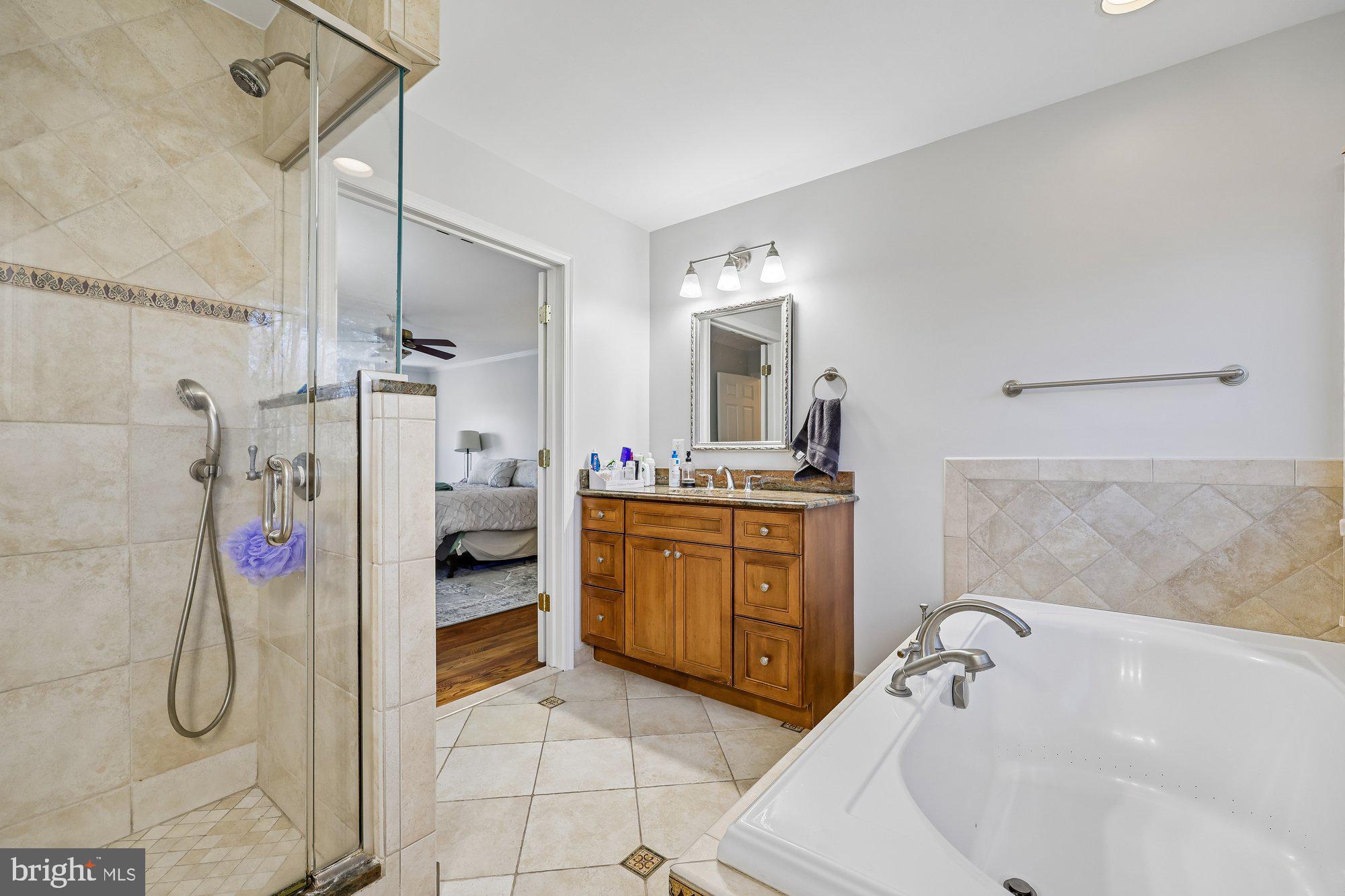 18 Kaywood Court Silver Spring, MD 20905 - Photo 41 of 71 Primary Bath