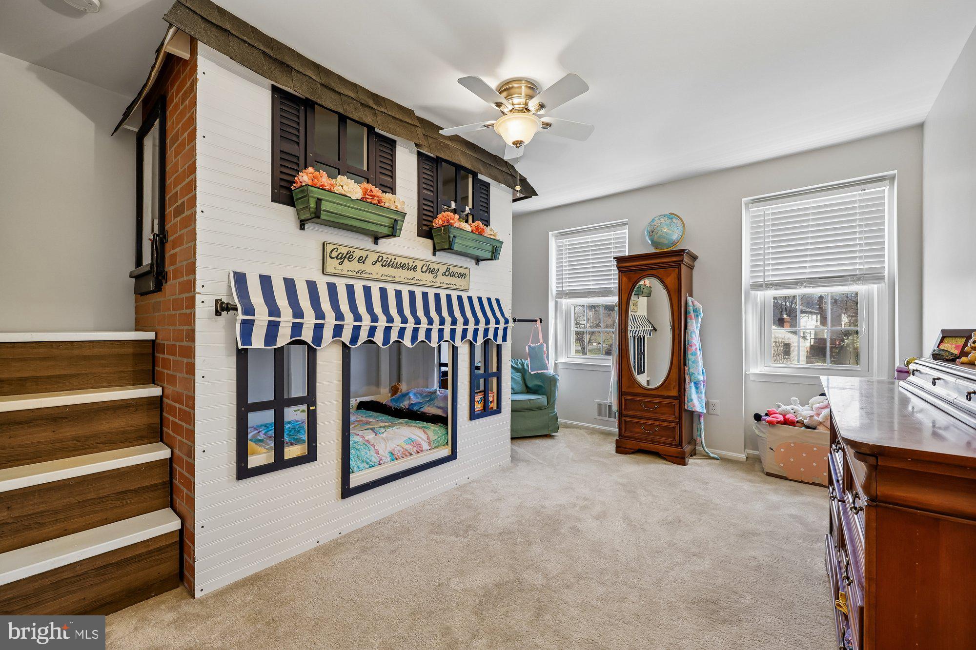 18 Kaywood Court Silver Spring, MD 20905 - Photo 49 of 71 a view of living room with furniture and a flat screen tv