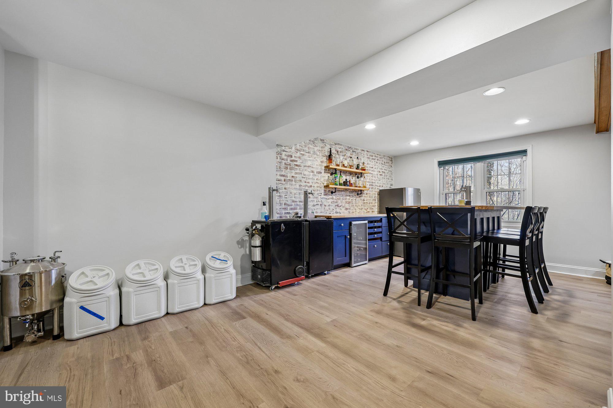 18 Kaywood Court Silver Spring, MD 20905 - Photo 59 of 71 Bar