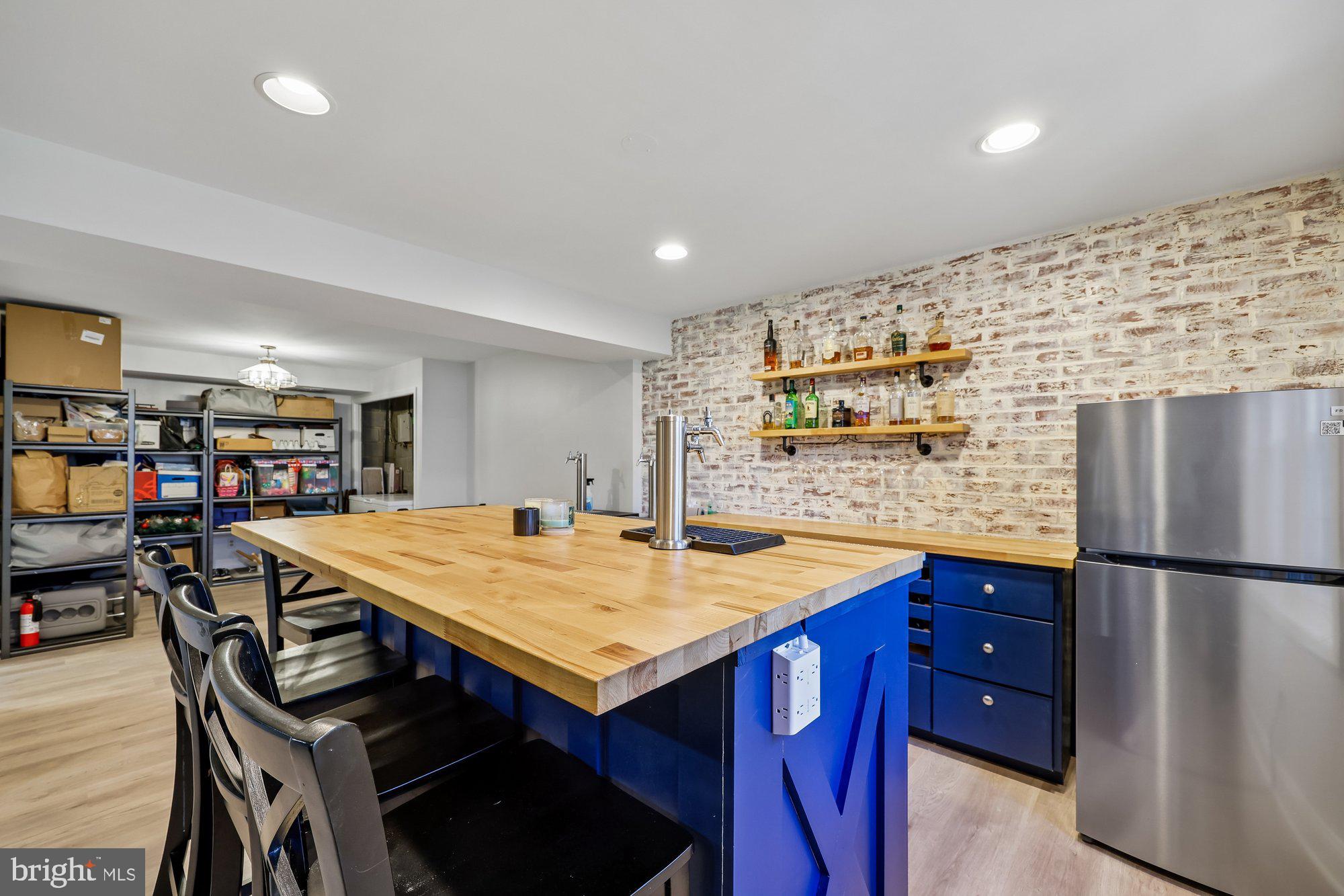 18 Kaywood Court Silver Spring, MD 20905 - Photo 62 of 71 Bar