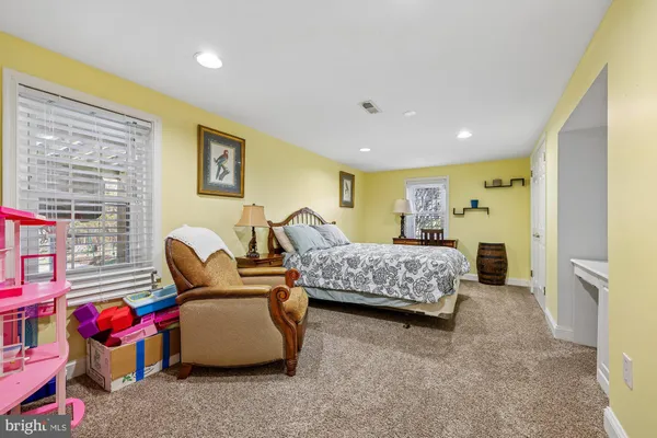 $799,000 | 18 Kaywood Court, Silver Spring, MD 20905
