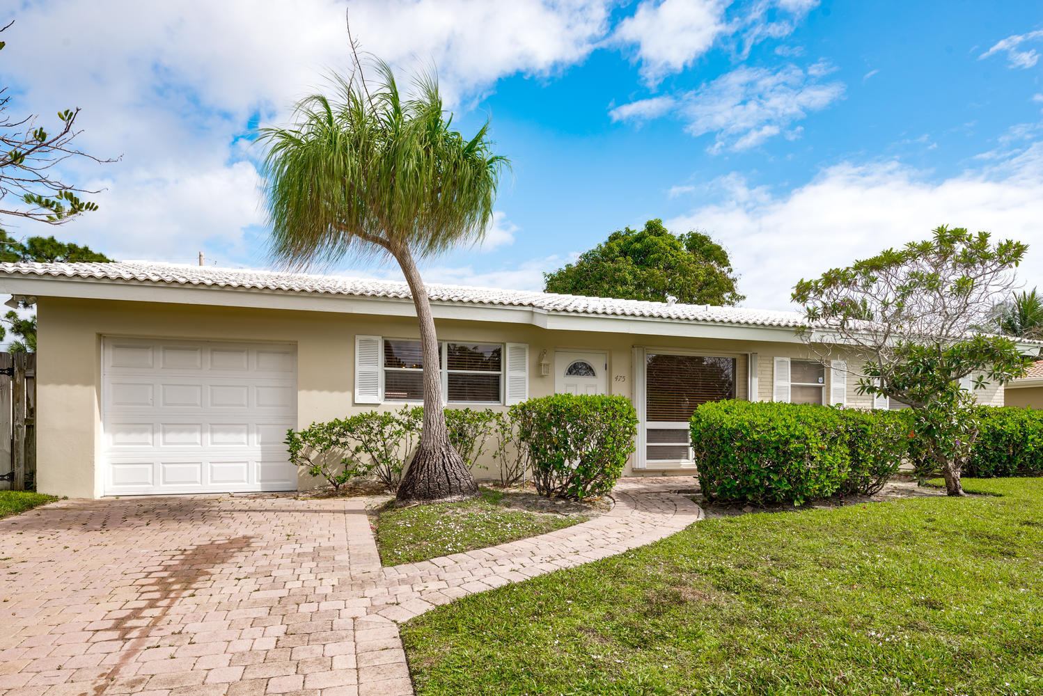 475 Northeast 32nd Street Boca Raton, FL 33431 - Photo 3 of 25 Must See Property-large-002-24-Front-149