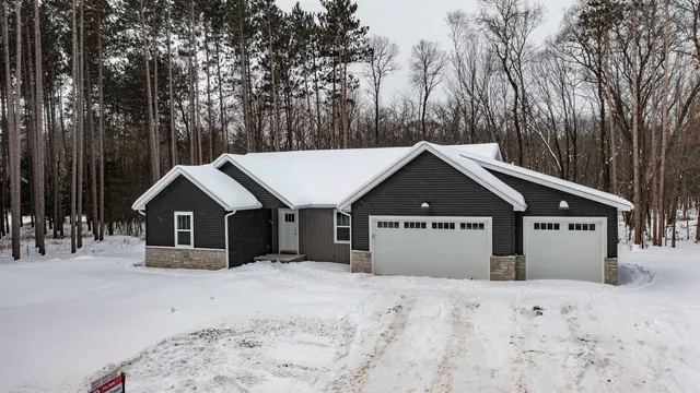 $480,000 | N3405 Covered Bridge Road, Waupaca, WI 54981