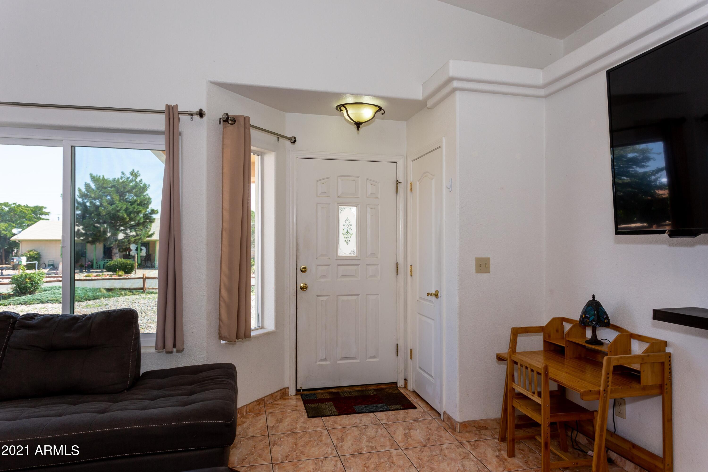 8161 East Nancy Road Prescott Valley, AZ 86314 - Photo 3 of 17 002_Foyer