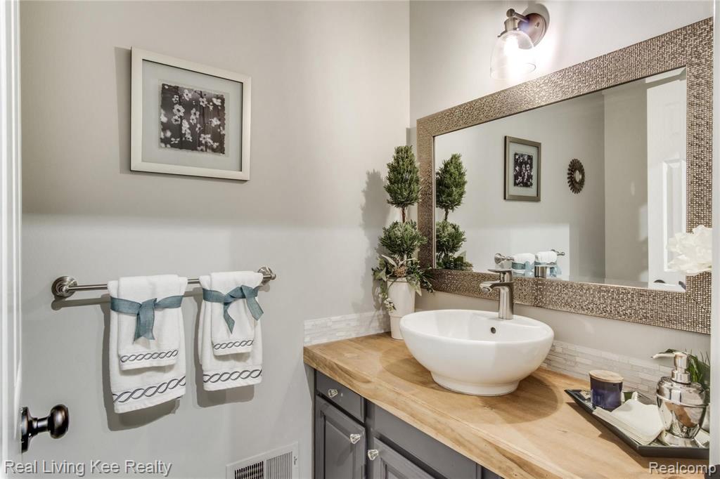 1635 North Kilburn Road Rochester Hills, MI 48306 - Photo 29 of 62
