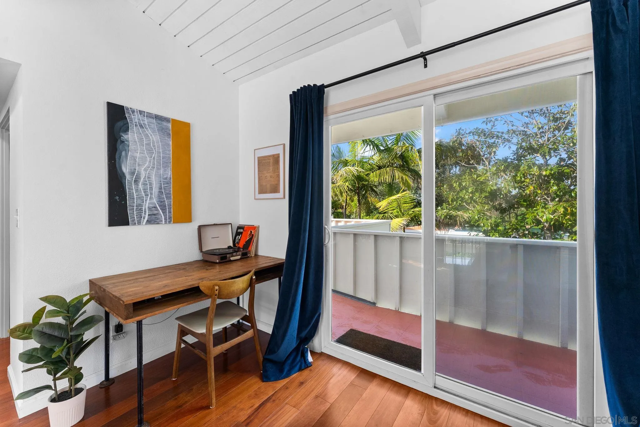 7087 Estrella De Mar Road, Unit D Carlsbad, CA 92009 - Photo 11 of 28