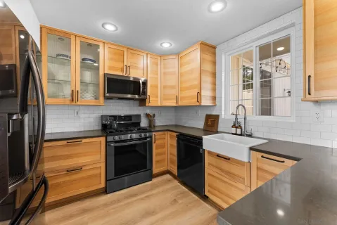 $1,099,000 | 7087 Estrella De Mar Road, Unit D, Carlsbad, CA 92009