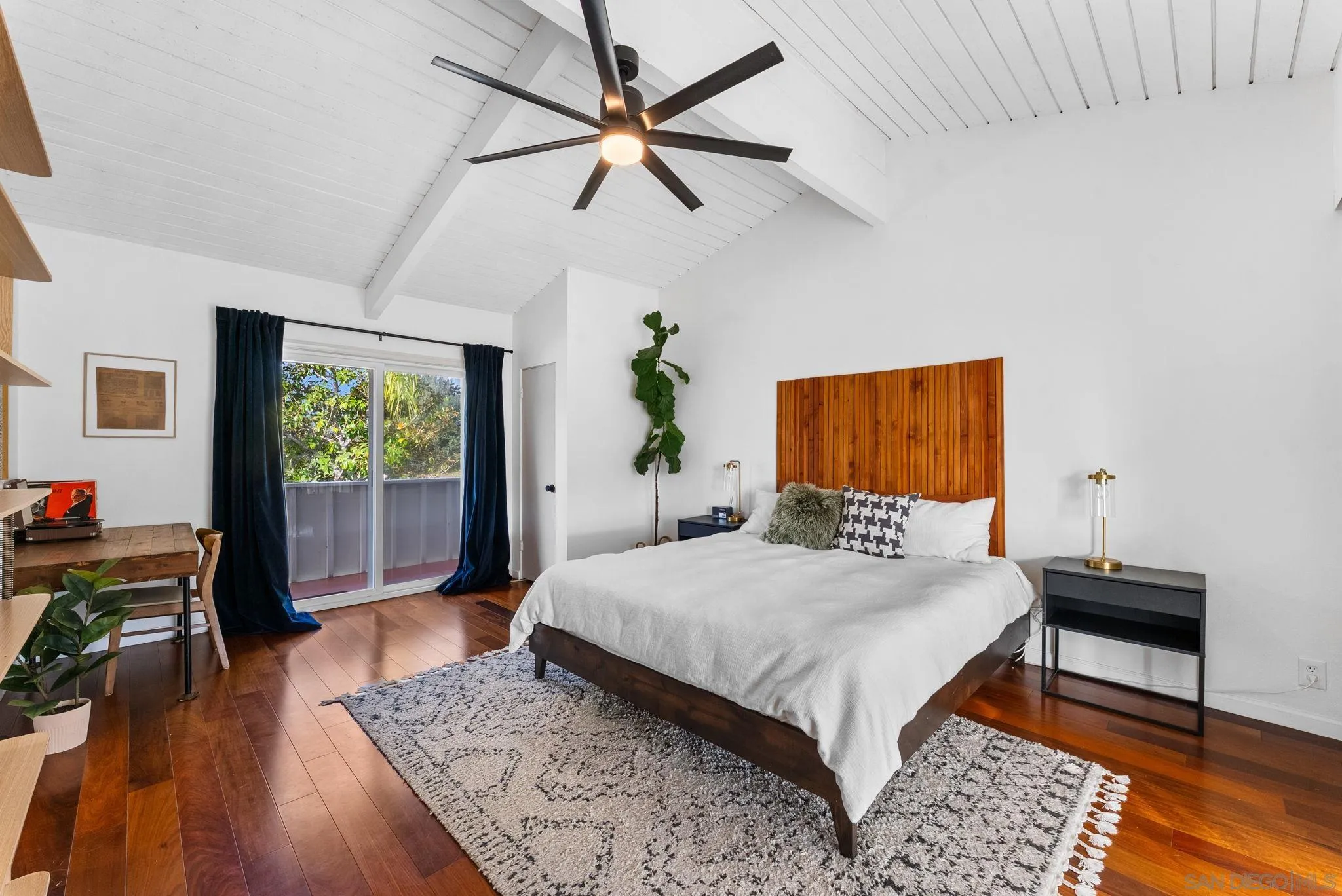 7087 Estrella De Mar Road, Unit D Carlsbad, CA 92009 - Photo 9 of 28