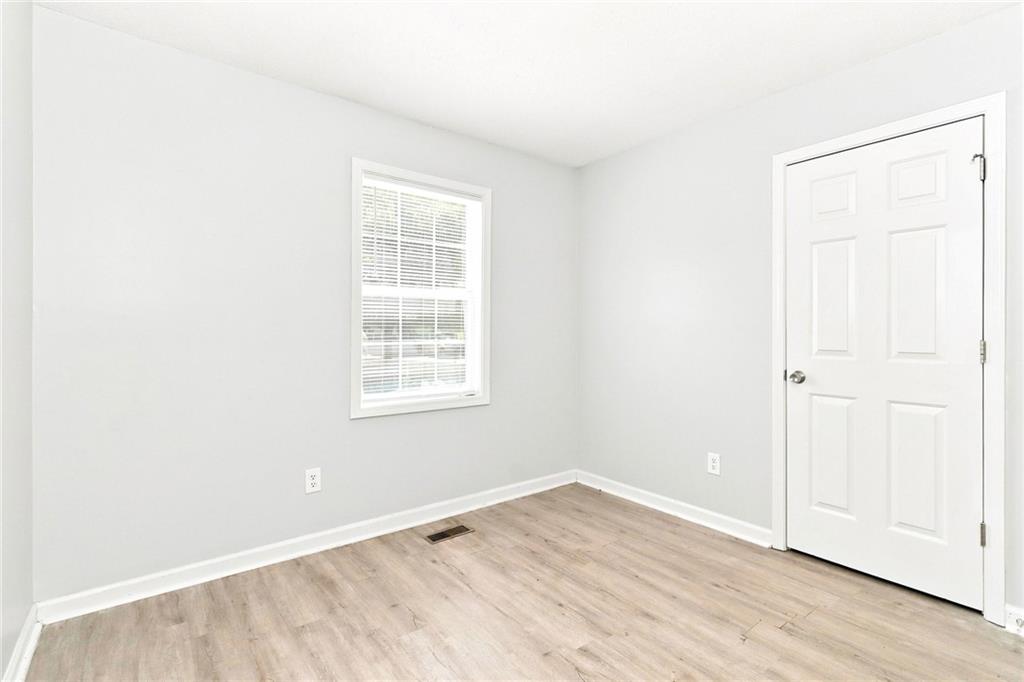 229 Hampton Drive Dallas, GA 30132 - Photo 11 of 18 Gallery Image 11