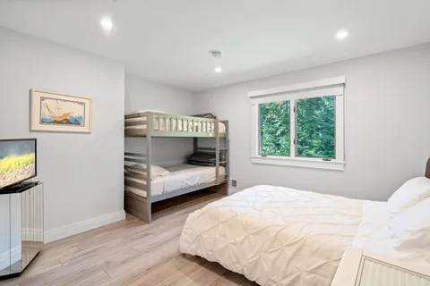 $1,450,000 | 9 Debbie Trail, Hampton Bays, NY 11946