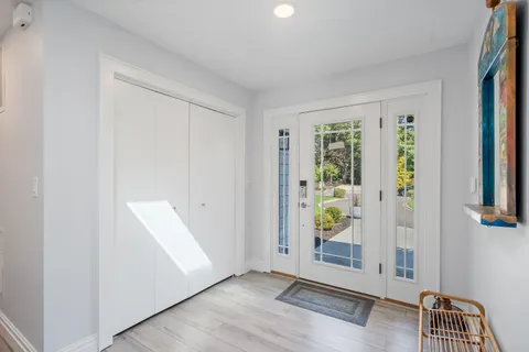 $1,450,000 | 9 Debbie Trail, Hampton Bays, NY 11946