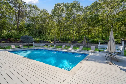 $1,450,000 | 9 Debbie Trail, Hampton Bays, NY 11946