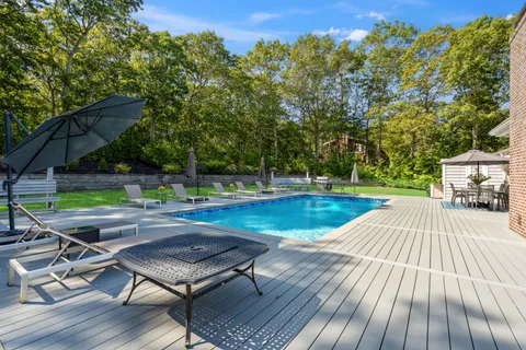 $1,450,000 | 9 Debbie Trail, Hampton Bays, NY 11946