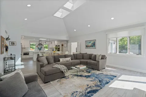 $1,450,000 | 9 Debbie Trail, Hampton Bays, NY 11946