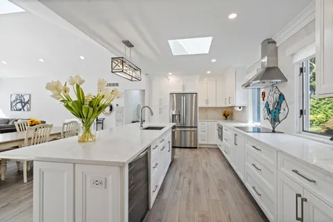 $1,450,000 | 9 Debbie Trail, Hampton Bays, NY 11946