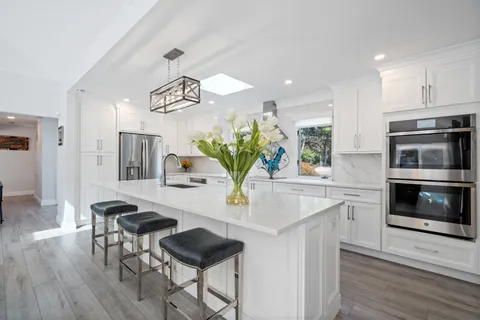 $1,450,000 | 9 Debbie Trail, Hampton Bays, NY 11946