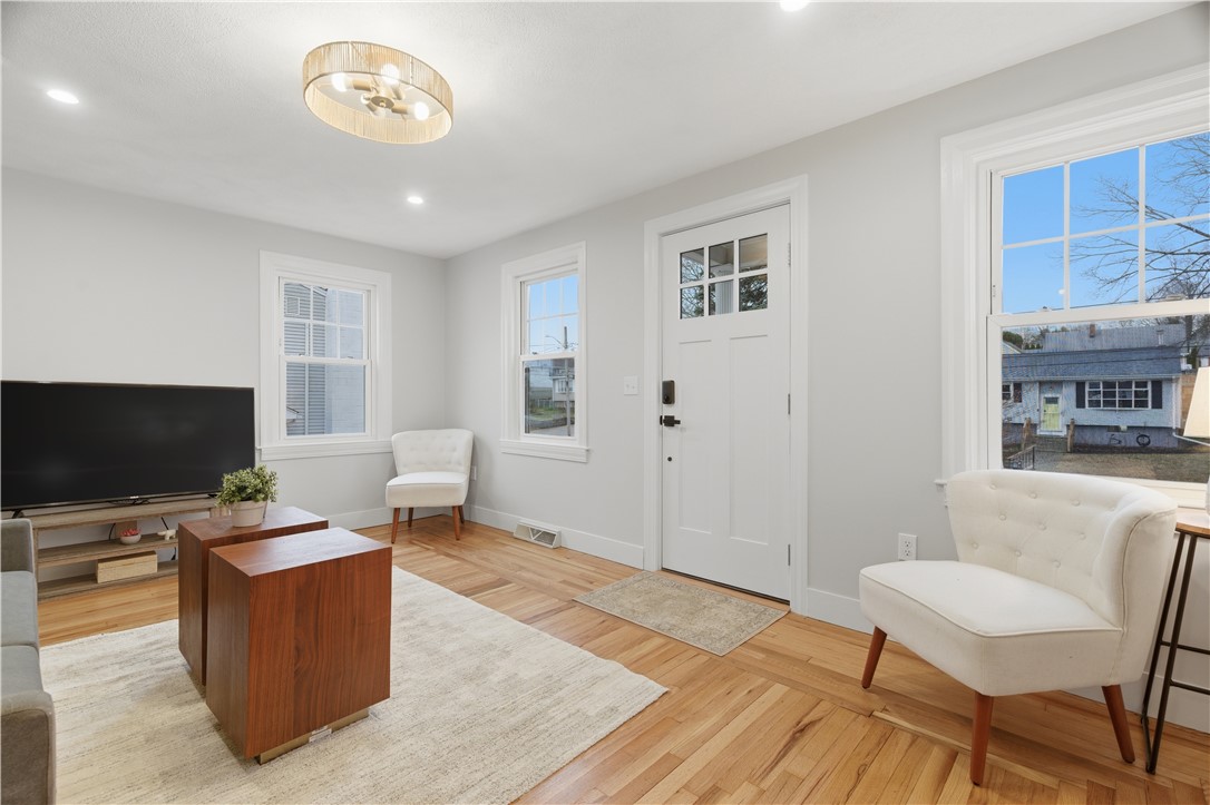 377 England Street Cumberland, RI 02864 - Photo 10 of 37