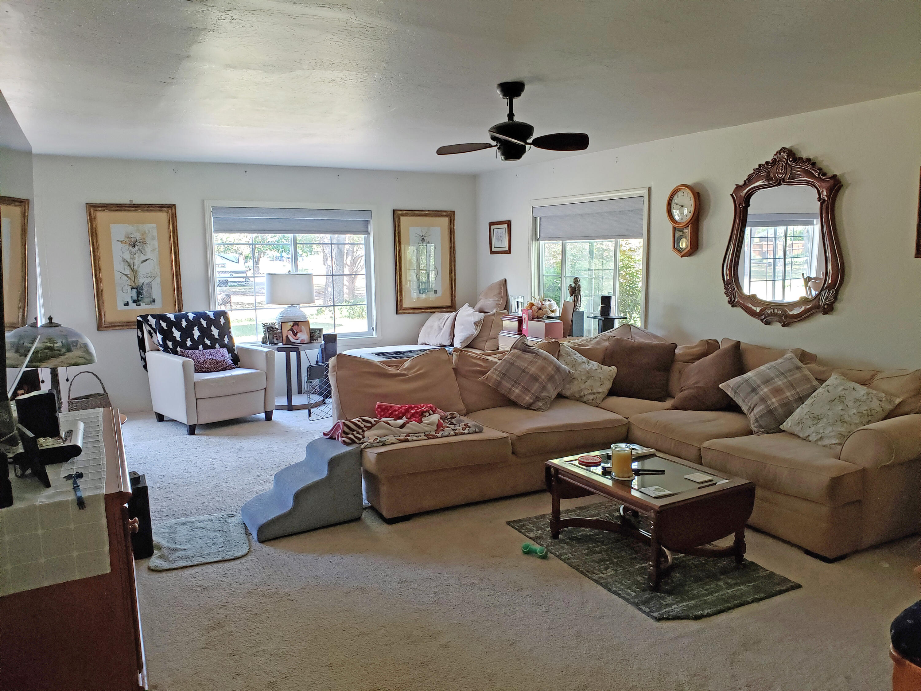 6363 Harold Road Central Point, OR 97502 - Photo 4 of 37 20260424_172715