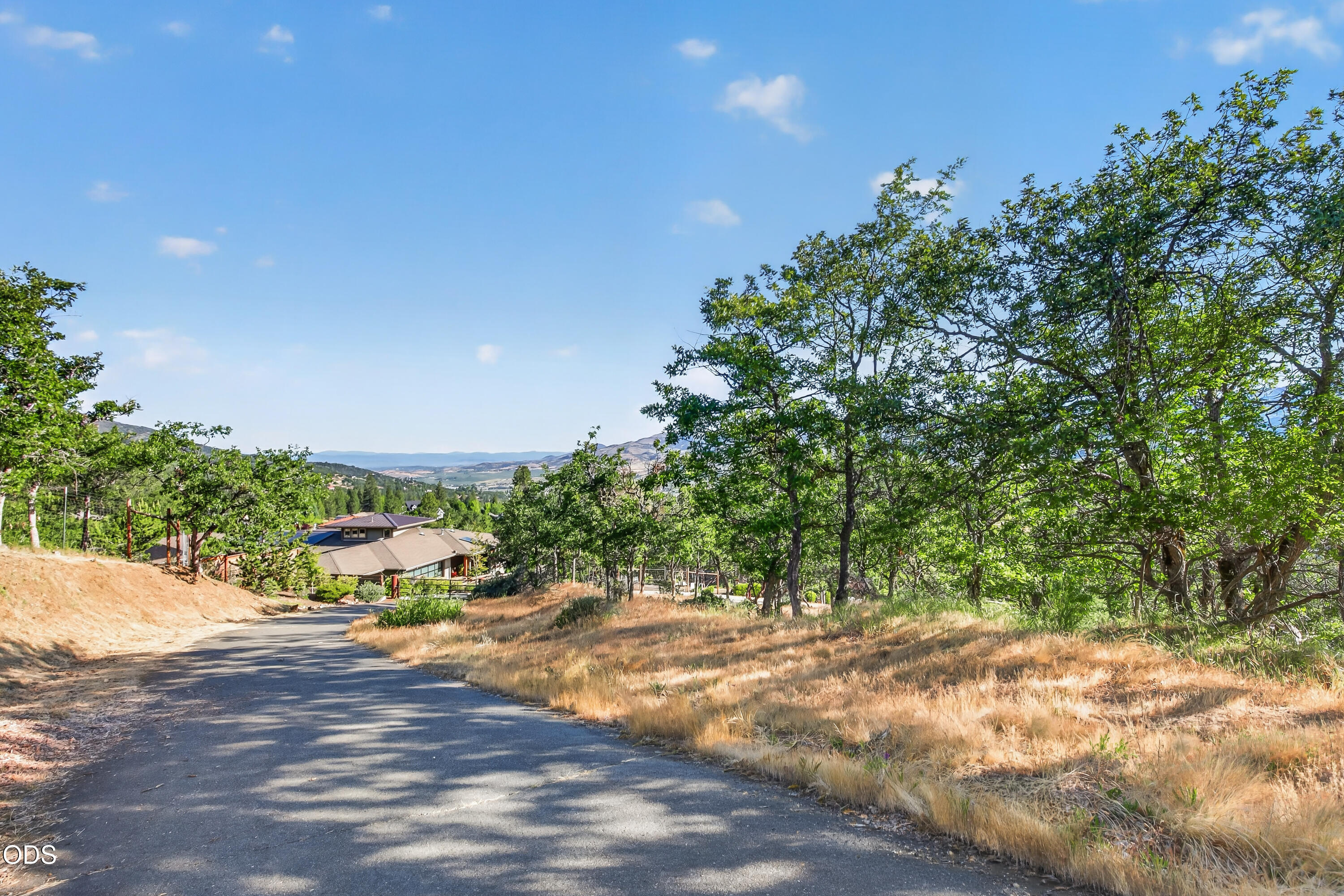 163 Hitt Road Ashland, OR 97520 - Photo 7 of 19