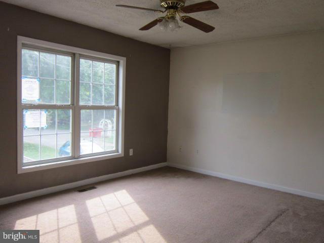 404 Lee Street Ranson, WV 25438 - Photo 11 of 23 Living Room