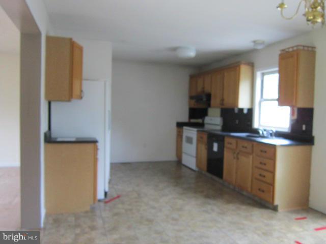 404 Lee Street Ranson, WV 25438 - Photo 6 of 23 Kitchen