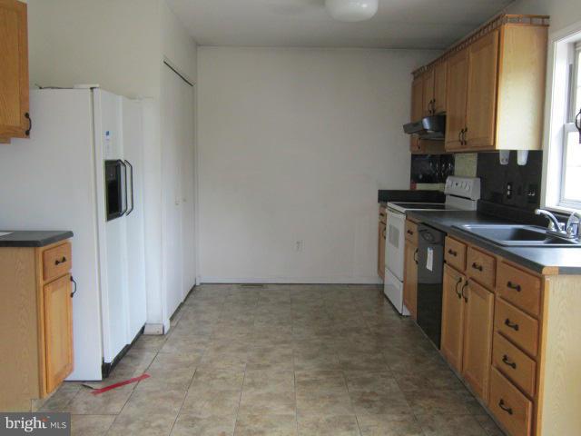 404 Lee Street Ranson, WV 25438 - Photo 7 of 23 Kitchen