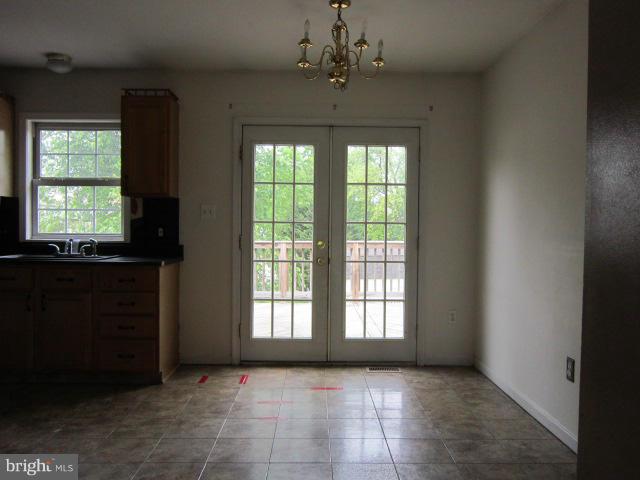 404 Lee Street Ranson, WV 25438 - Photo 9 of 23 Dining Room