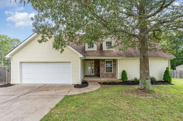 $388,900 | 309 Sunnycrest Drive, Murfreesboro, TN 37129