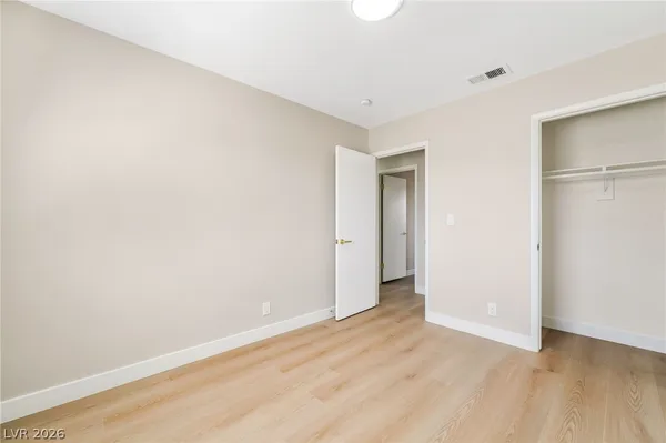 $2,000 | 517 Longtree Avenue, Henderson, NV 89011