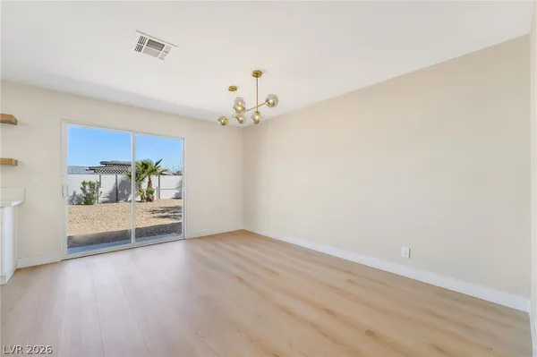 $2,000 | 517 Longtree Avenue, Henderson, NV 89011