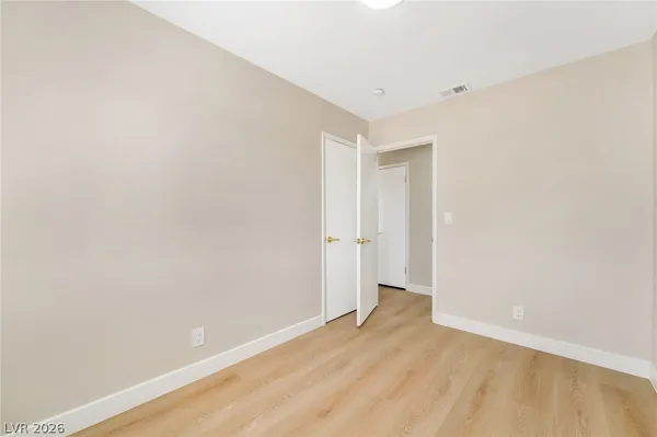 $2,000 | 517 Longtree Avenue, Henderson, NV 89011