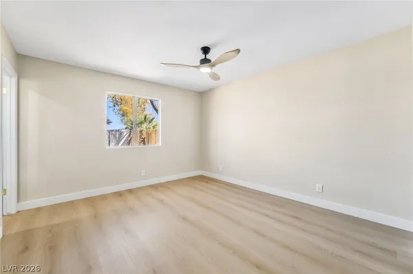 $2,000 | 517 Longtree Avenue, Henderson, NV 89011