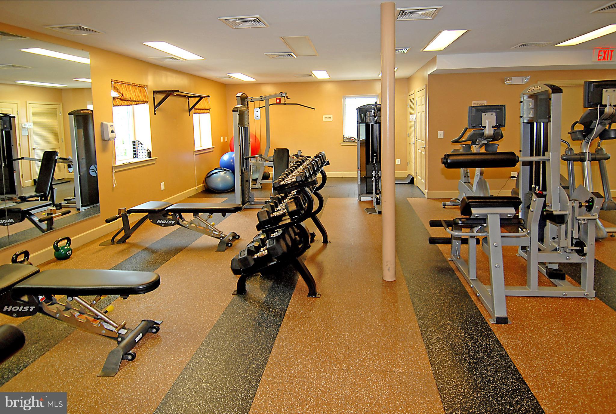 4127 South Four Mile Run Drive, Unit 304 Arlington, VA 22204 - Photo 31 of 44 a view of a room with gym equipment