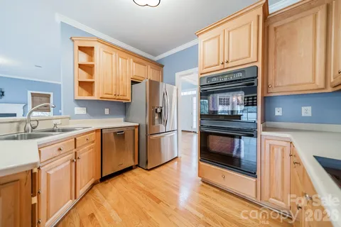 $575,000 | 4006 Belle Meade Circle, Belmont, NC 28012