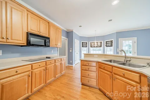 $575,000 | 4006 Belle Meade Circle, Belmont, NC 28012