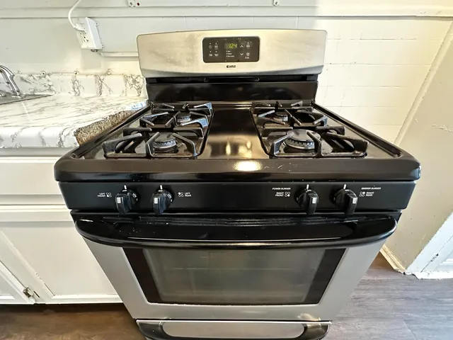 $1,300 | 2315-2317 New York Avenue, Unit C4, Union City, NJ 07087