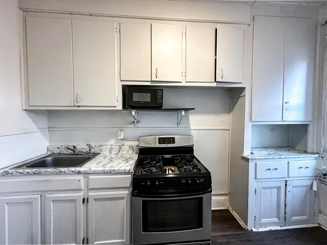 $1,300 | 2315-2317 New York Avenue, Unit C4, Union City, NJ 07087