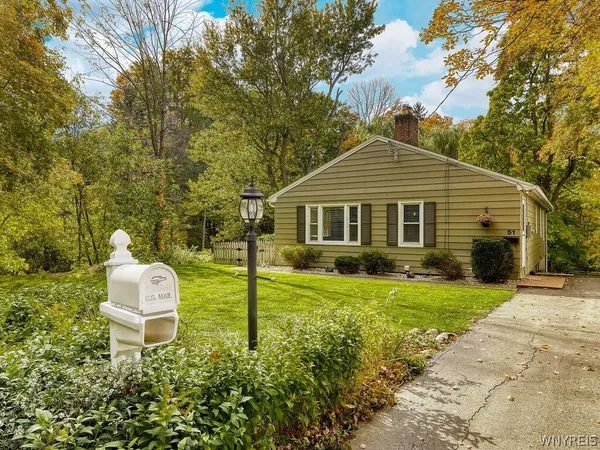 $450,000 | 51 Larned Lane, Orchard Park, NY 14127